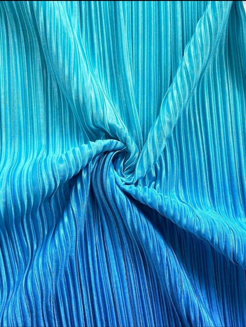 Blue Gradient Halter Pleated Dress - Picture 3 of 4